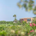 Lenoe, Lagoon Pool Апартаменты